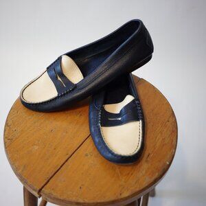 Tod's Women's Loafers Leather Black and Beige Pre-Owned 38.5 US 7.5